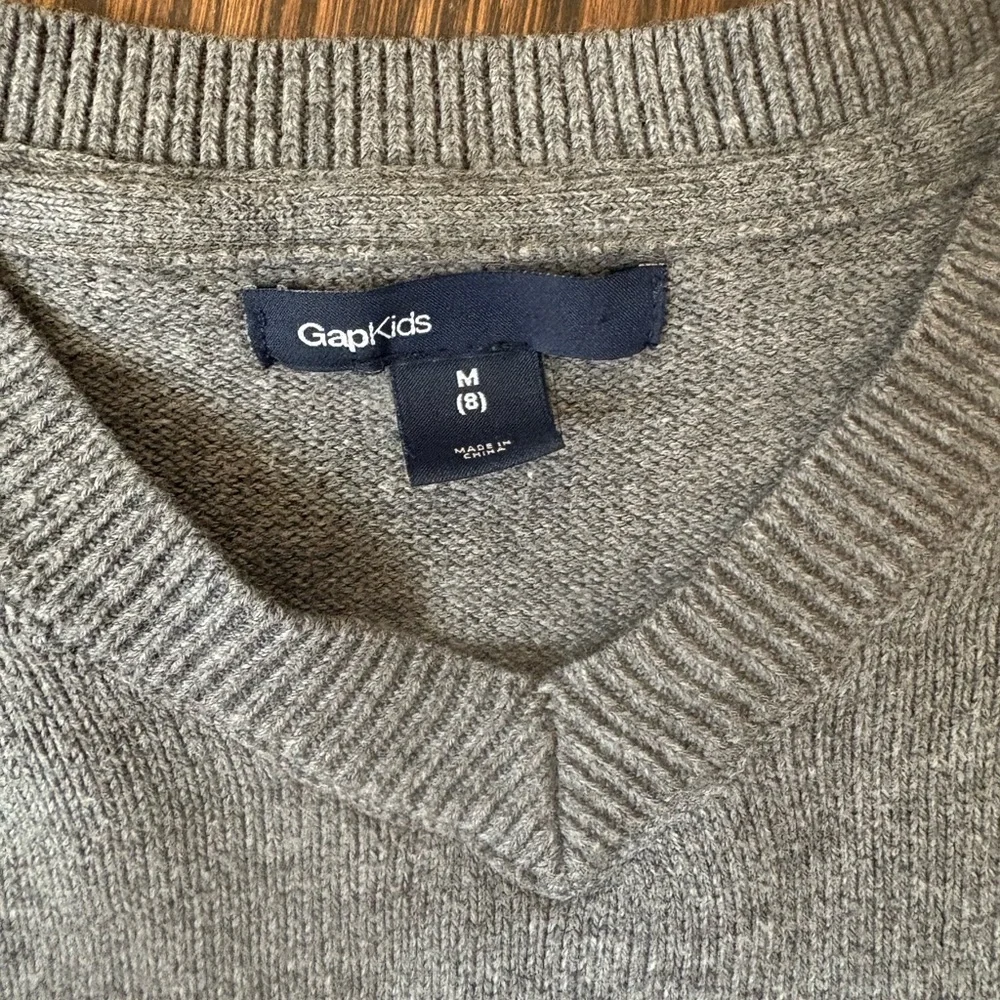 Gap kids boys gray v neck sweater
